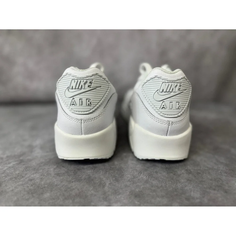 Nike Air Max 90‎ – White – Boys 7Y / Women 8.5 – No Box
